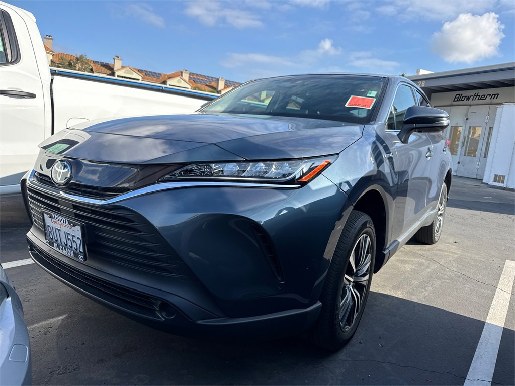 2021 Toyota Venza LE photo 2