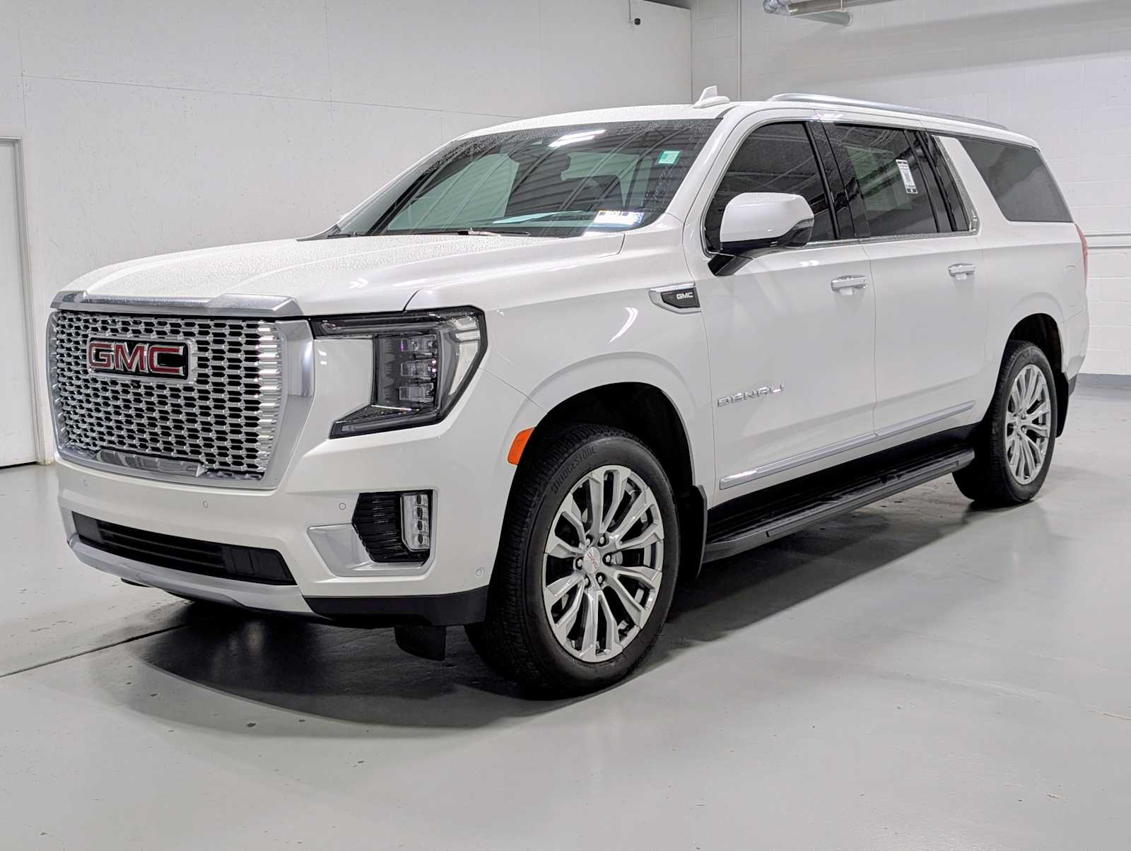 2024 GMC Yukon XL Denali's photo