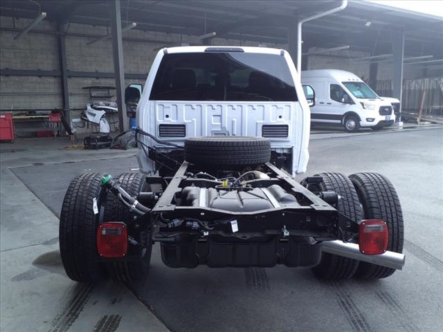 2024 Ford F-350 XLT photo 3