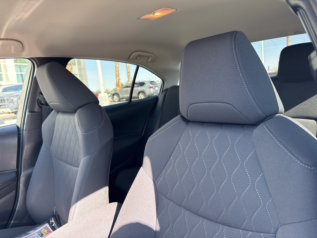 2022 Toyota Corolla LE photo 13