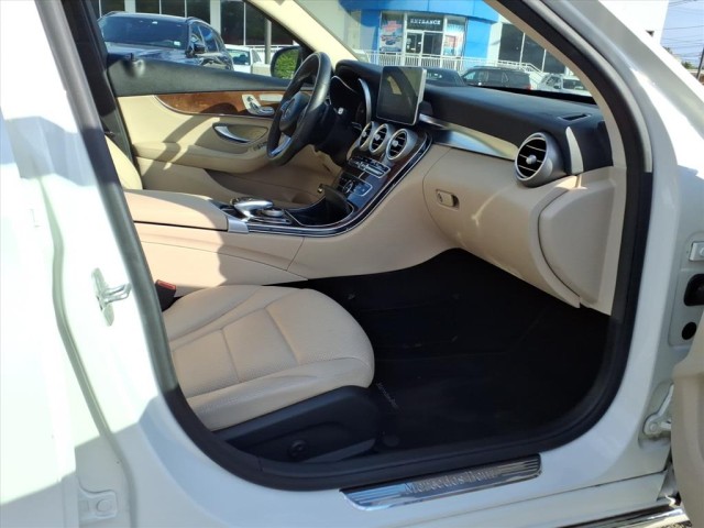 2015 Mercedes Benz C 300 photo 11