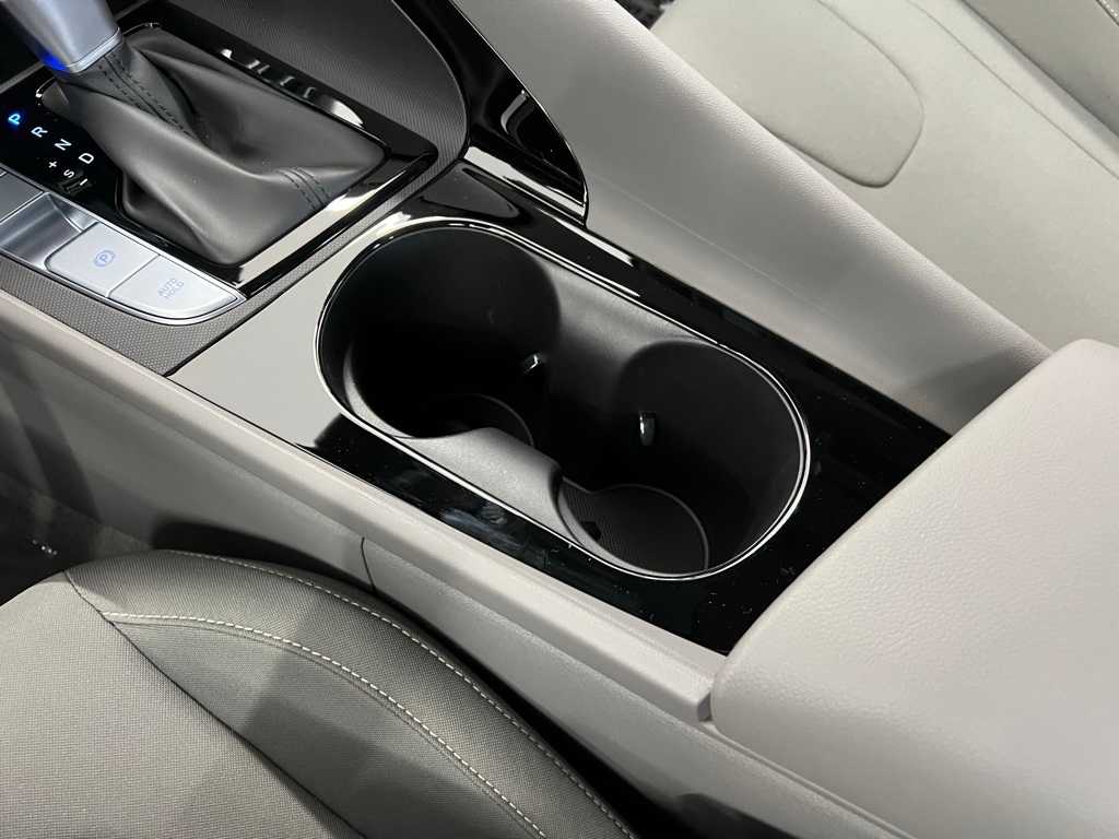 2025 Hyundai Elantra SEL Convenience photo 23