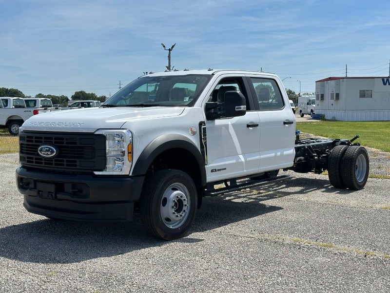 2026 Ford F-550 Super Duty Chassis Cab XL's photo