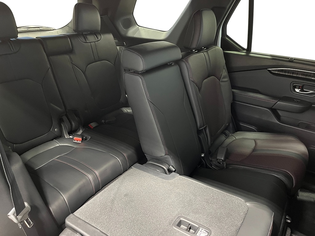 2025 Honda Pilot Black Edition photo 24