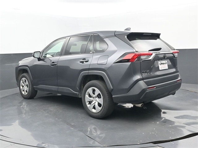 2023 Toyota RAV4 LE photo 2
