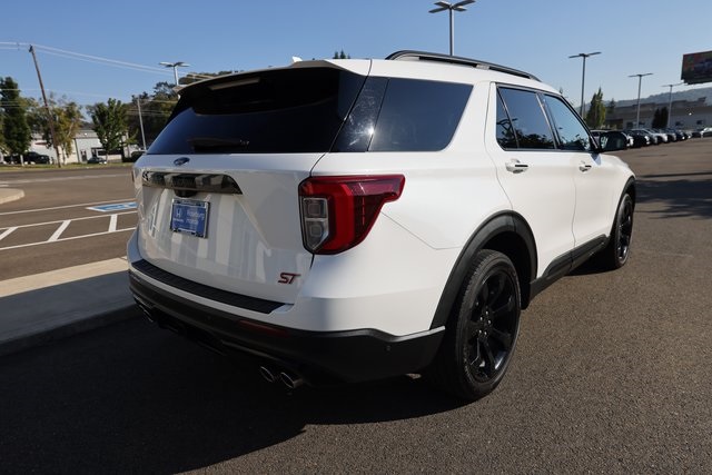 2021 Ford Explorer ST photo 3