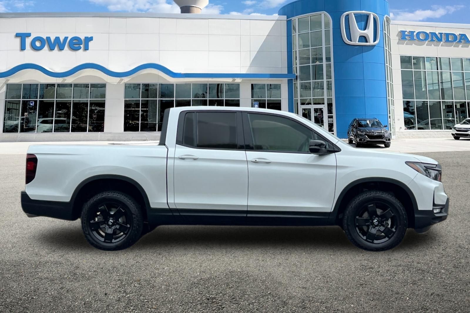 2025 Honda Ridgeline Black Edition photo 2