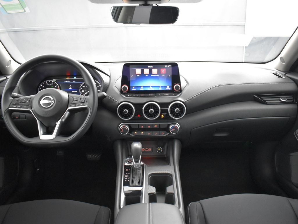 2025 Nissan Sentra SV photo 9