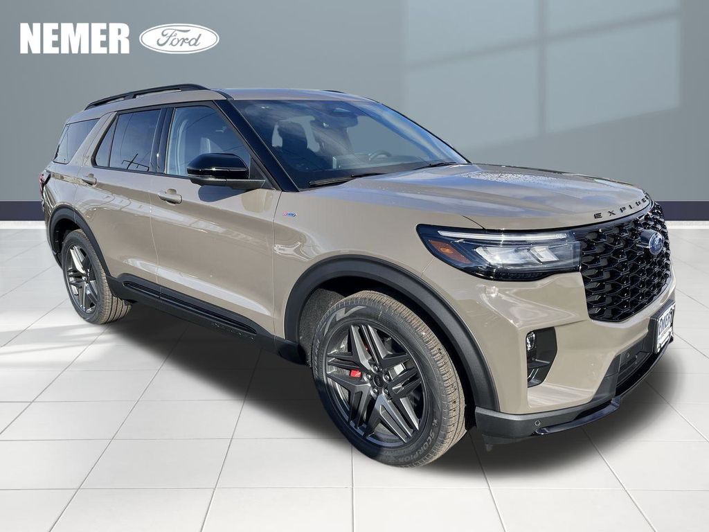 2026 Ford Explorer ST-LINE's photo