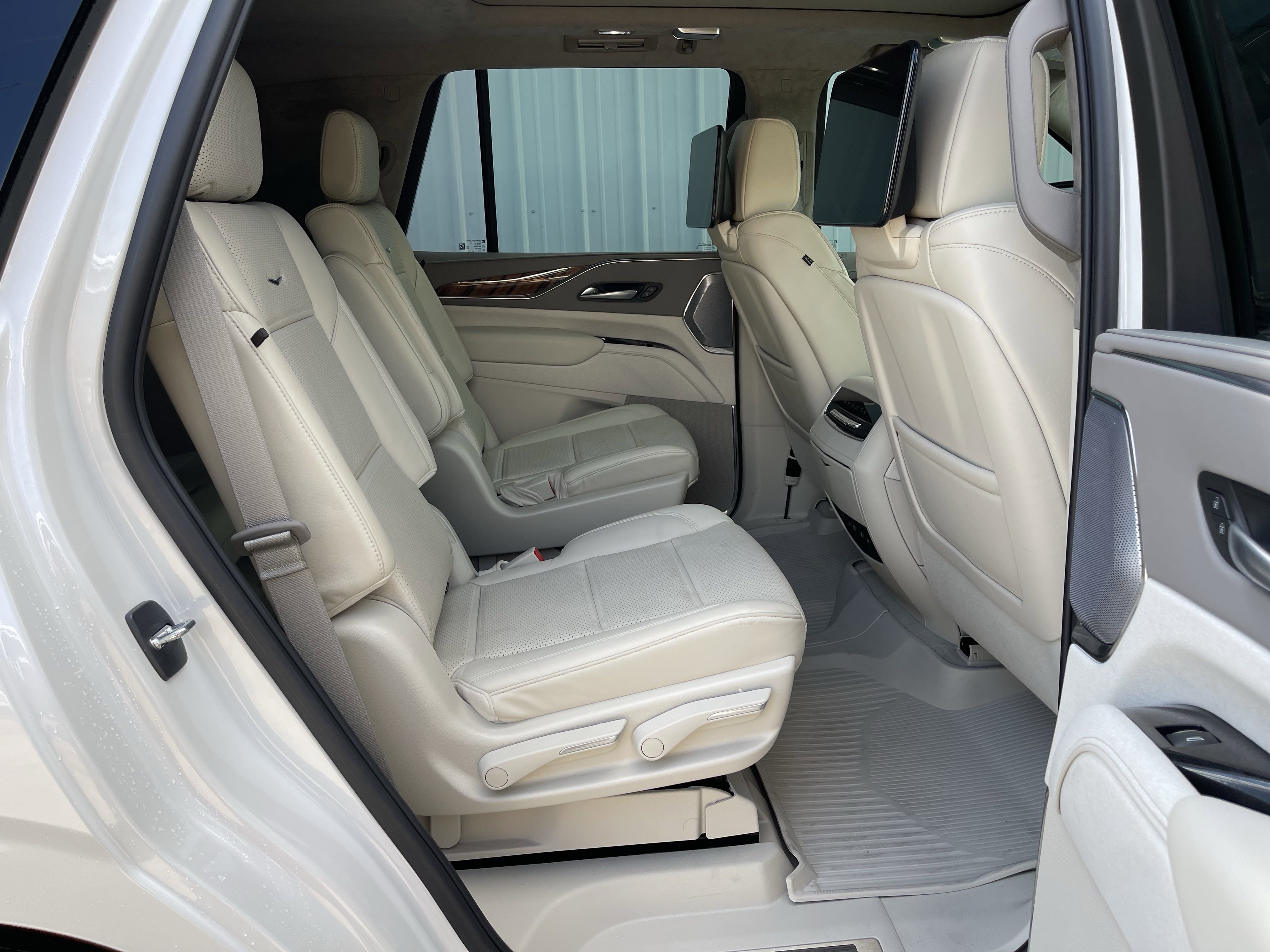 2023 Cadillac Escalade Sport Platinum photo 5