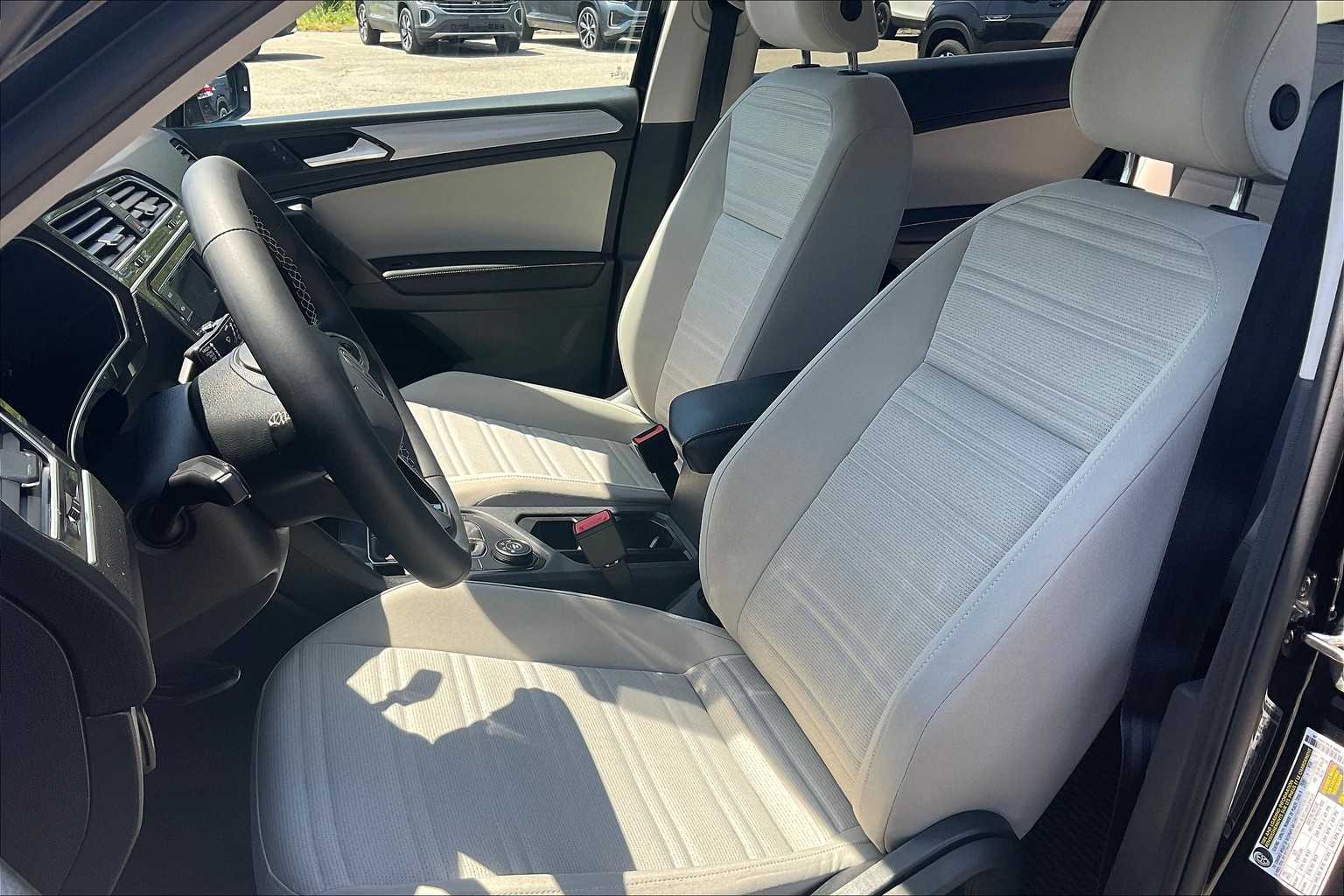 2024 Volkswagen Tiguan S photo 8