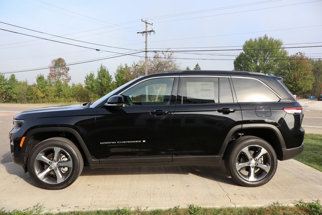 2025 Jeep Grand Cherokee Limited photo 23