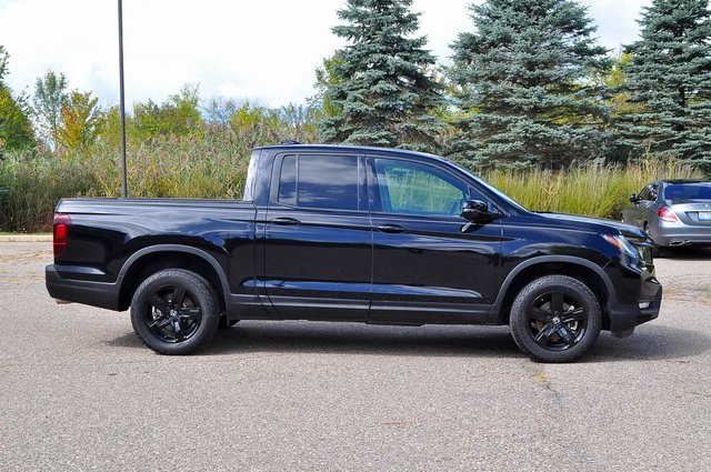 2022 Honda Ridgeline Black Edition photo 2