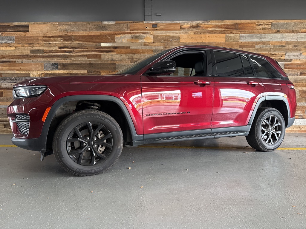 2024 Jeep Grand Cherokee Altitude photo 6