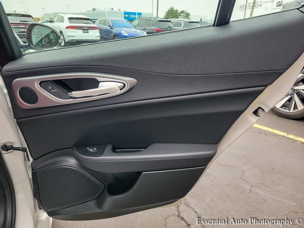 2025 Alfa Romeo Giulia Base photo 18