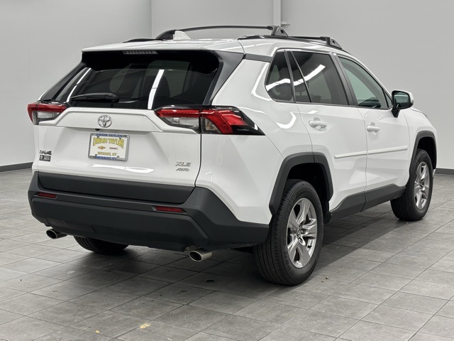2024 Toyota RAV4 XLE photo 2