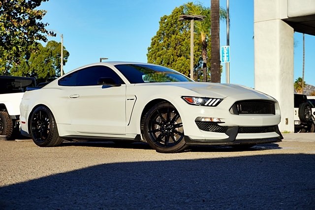 Used 2017 White Ford Shelby GT350 image 1