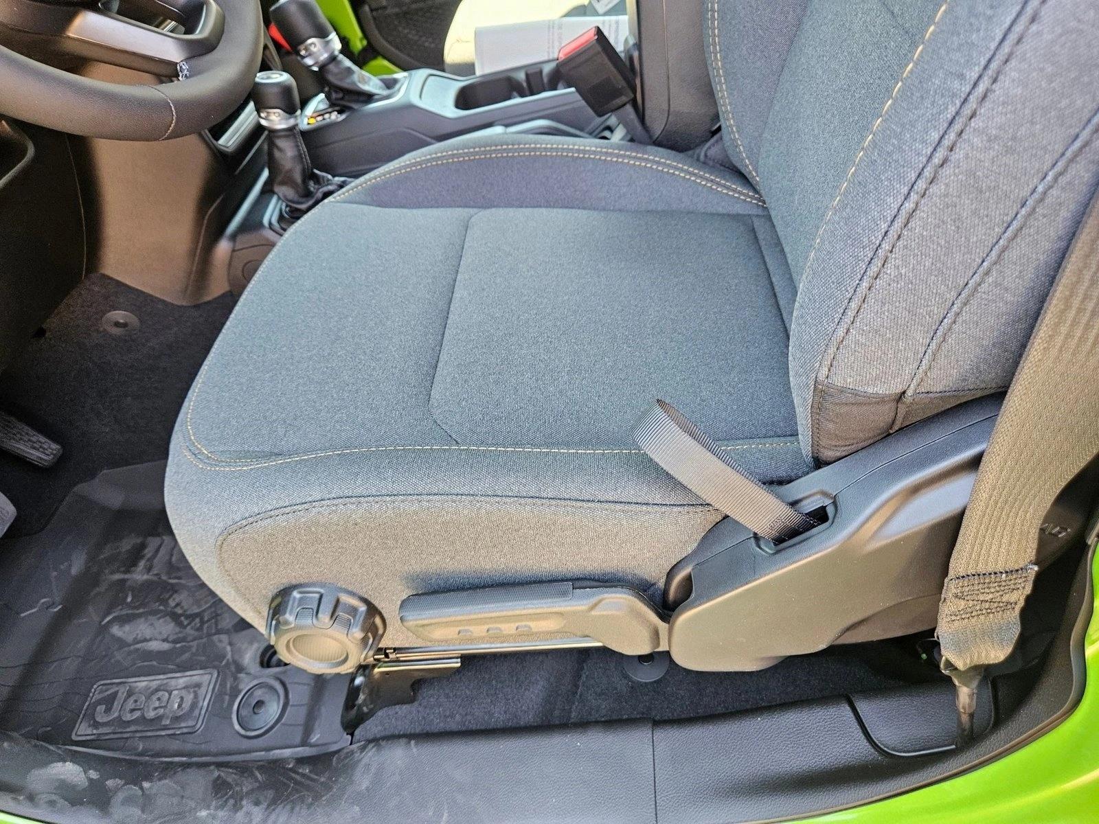 2025 Jeep Wrangler Sport S photo 3