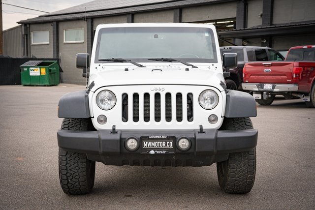 2015 Jeep Wrangler Unlimited Rubicon photo 3