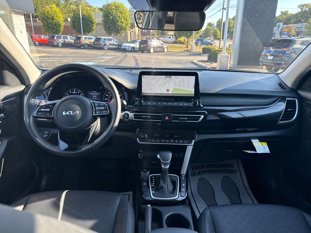 2022 Kia Seltos EX photo 15