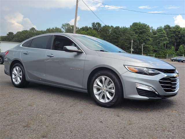 2024 Chevrolet Malibu 1LT photo 2