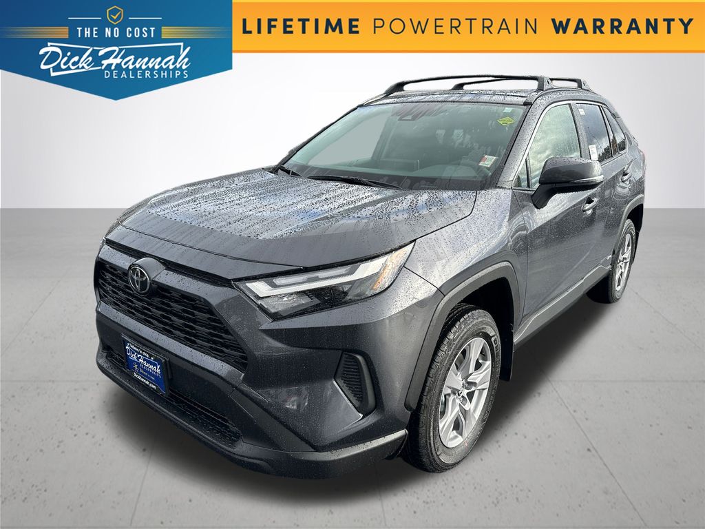 2025 Toyota RAV4 XLE's photo
