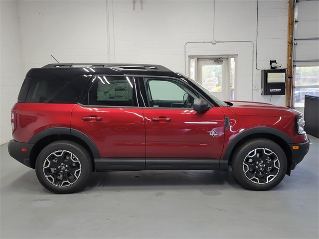 2025 Ford Bronco Sport Outer Banks photo 3
