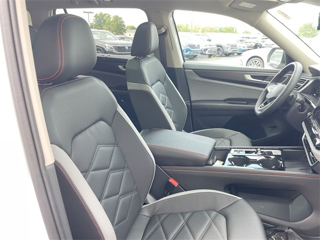 2025 Volkswagen Atlas Peak Edition SE Technology photo 41