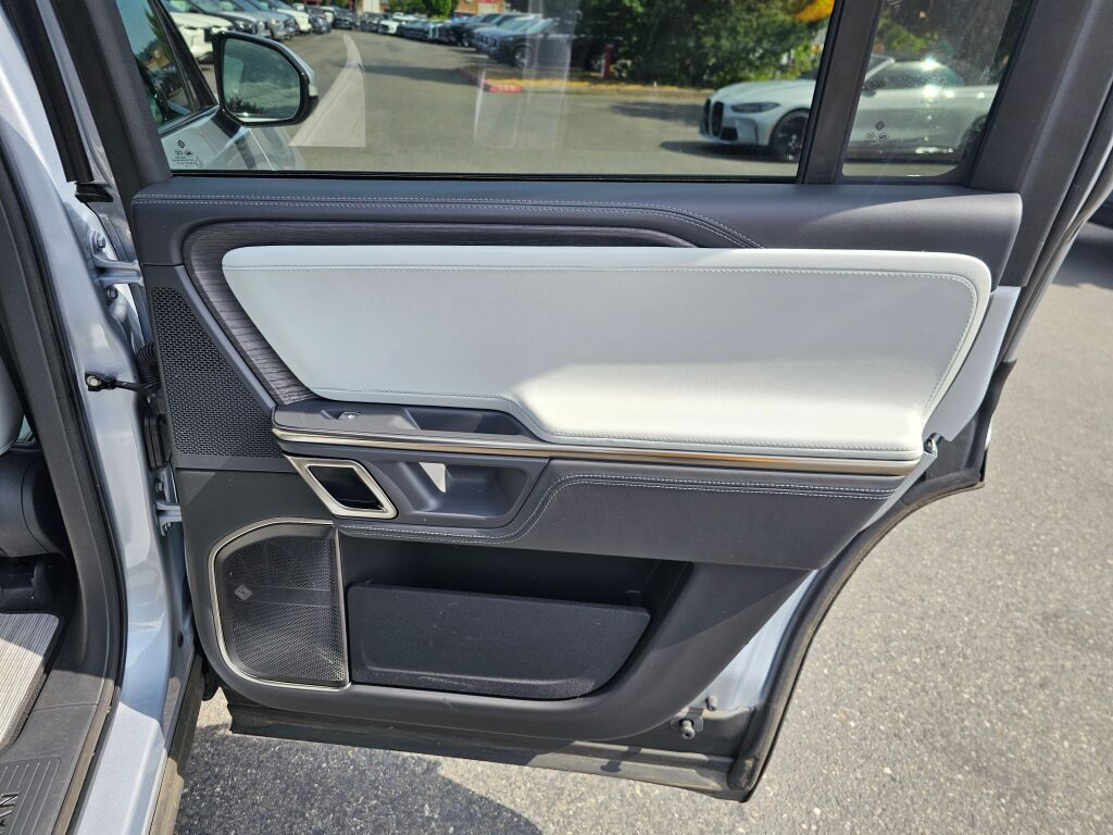 2023 Rivian R1S Adventure photo 13