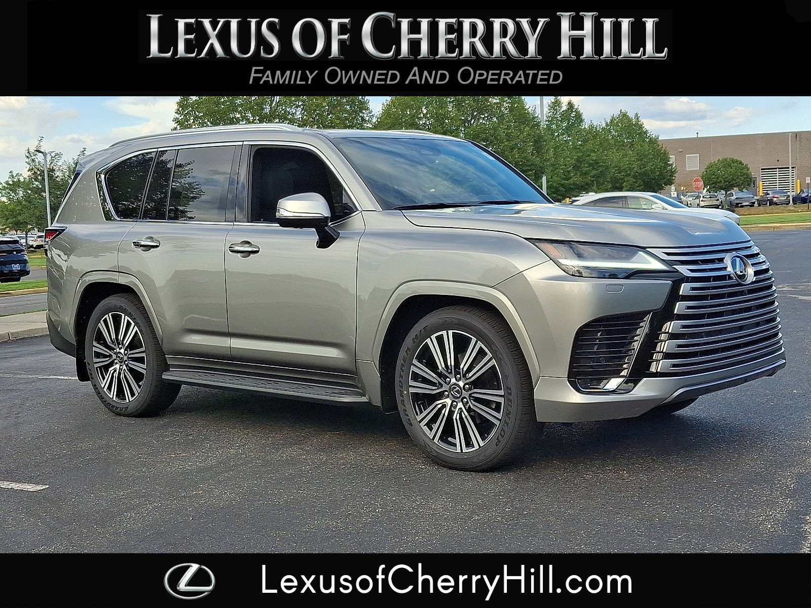 2025 Lexus LX Luxury's photo