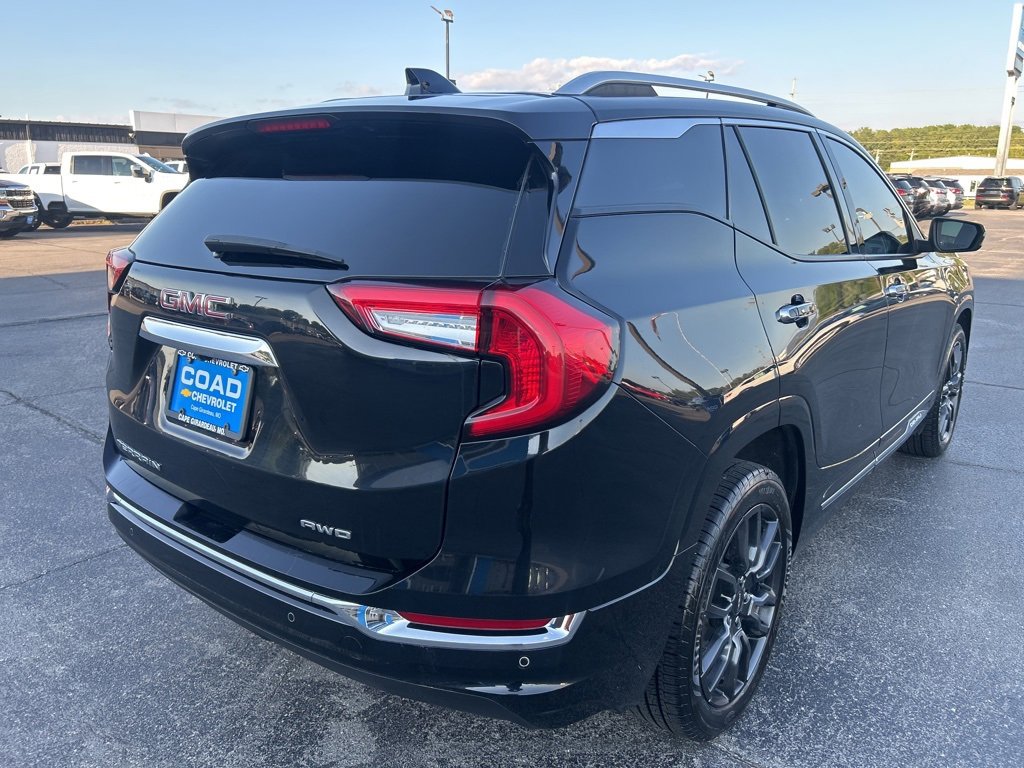 2022 Gmc Terrain Denali photo 2