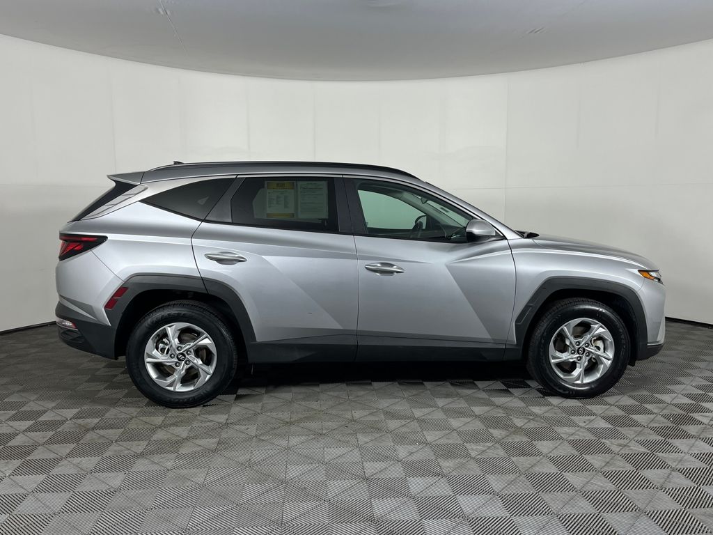 2024 Hyundai Tucson SEL photo 2