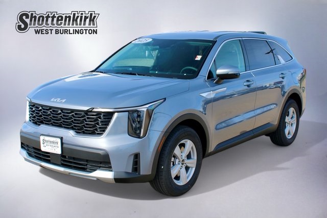2025 Kia Sorento LX's photo