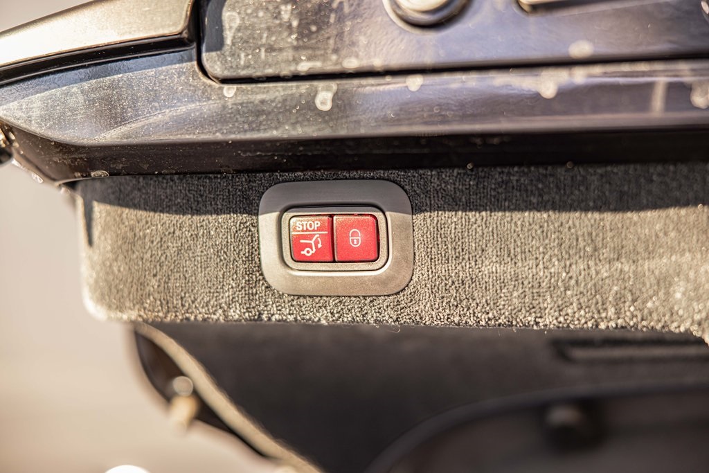 2025 ASTON MARTIN DBX - Image 16