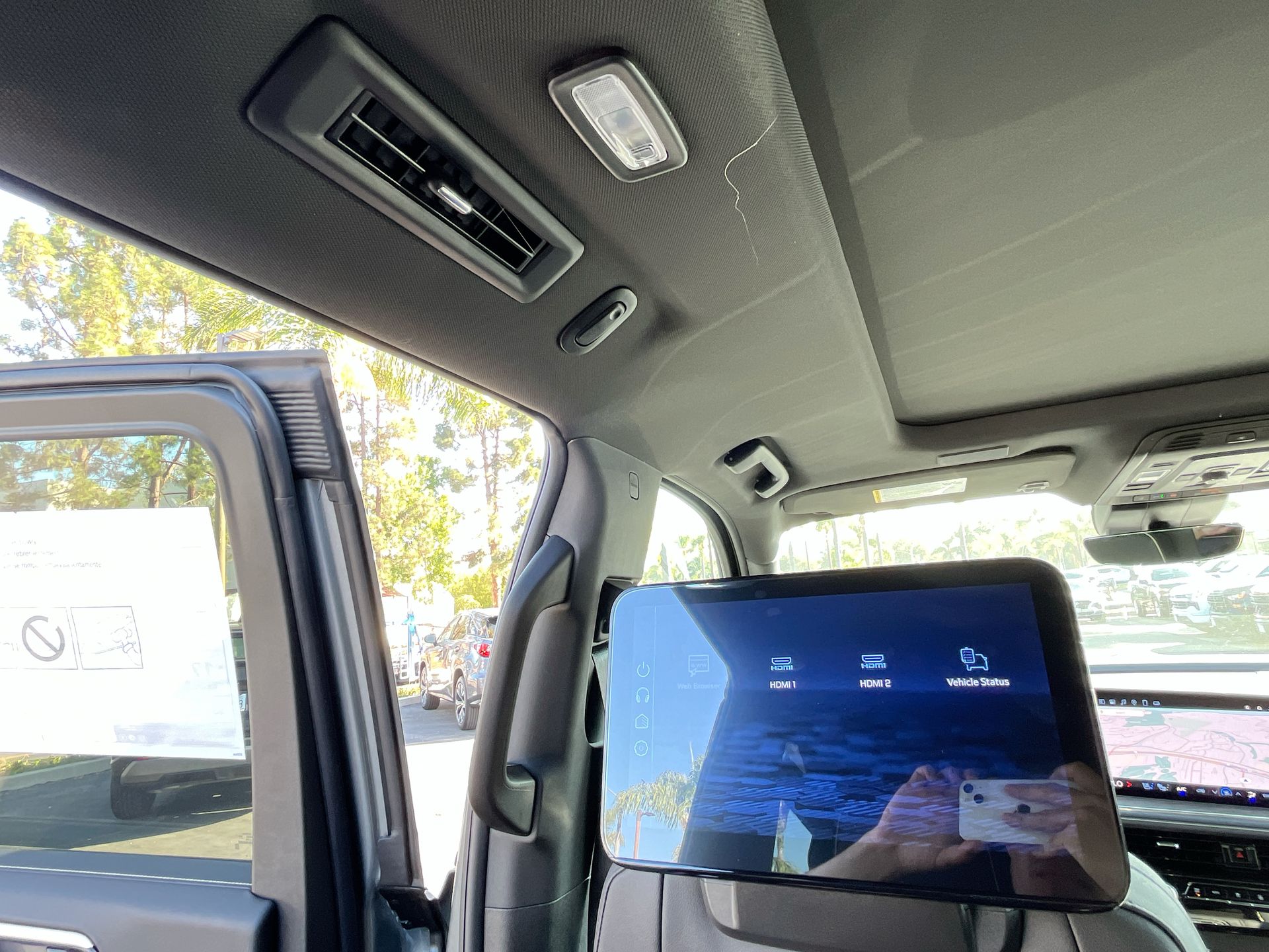 2025 Chevrolet Tahoe Premier photo 20