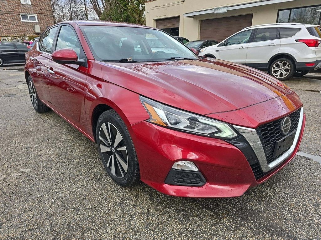 2022 Nissan Altima SV's photo