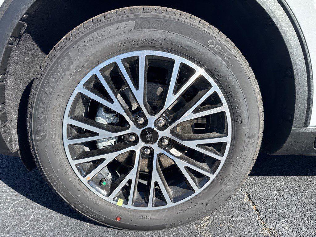 2025 Ford Escape Plug-In Hybrid photo 12
