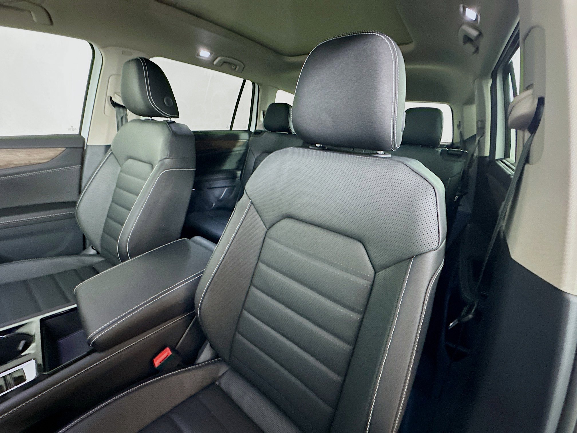 2025 Volkswagen Atlas SEL photo 19