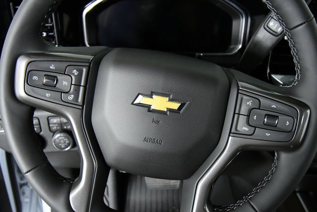 2026 Chevrolet Silverado 2500HD High Country photo 2