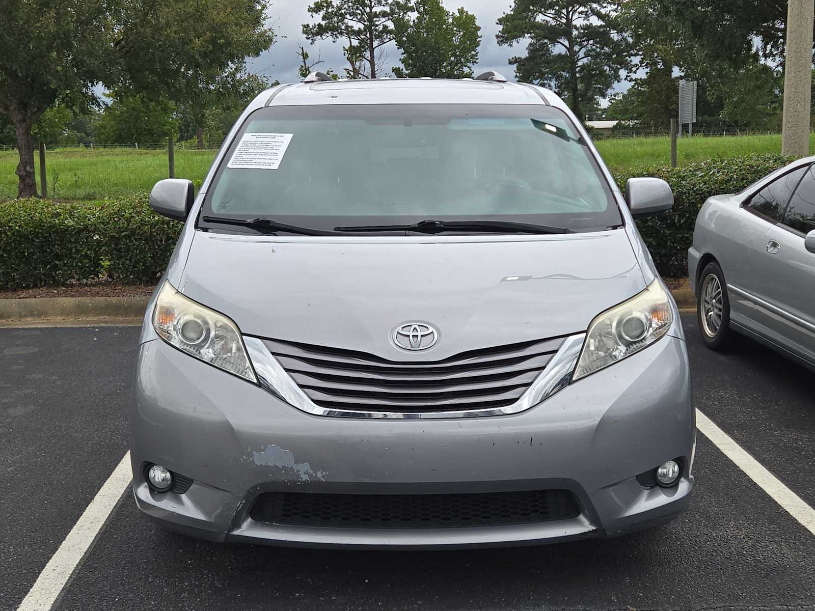 2016 Toyota Sienna XLE photo 7