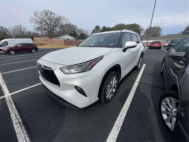 2023 Toyota Highlander Limited photo 2