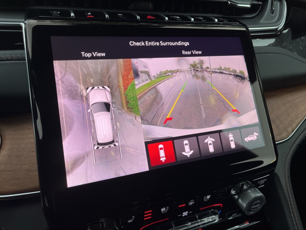 2025 Jeep Grand Cherokee L Summit Reserve photo 4