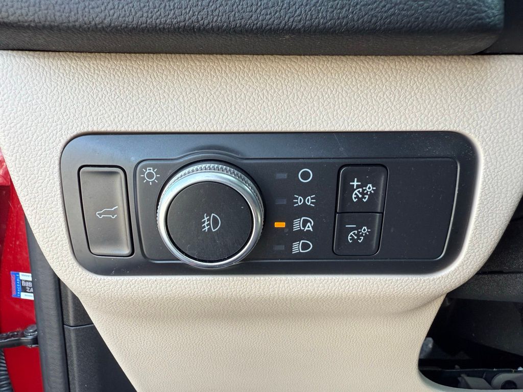 2021 Ford Escape SEL photo 5