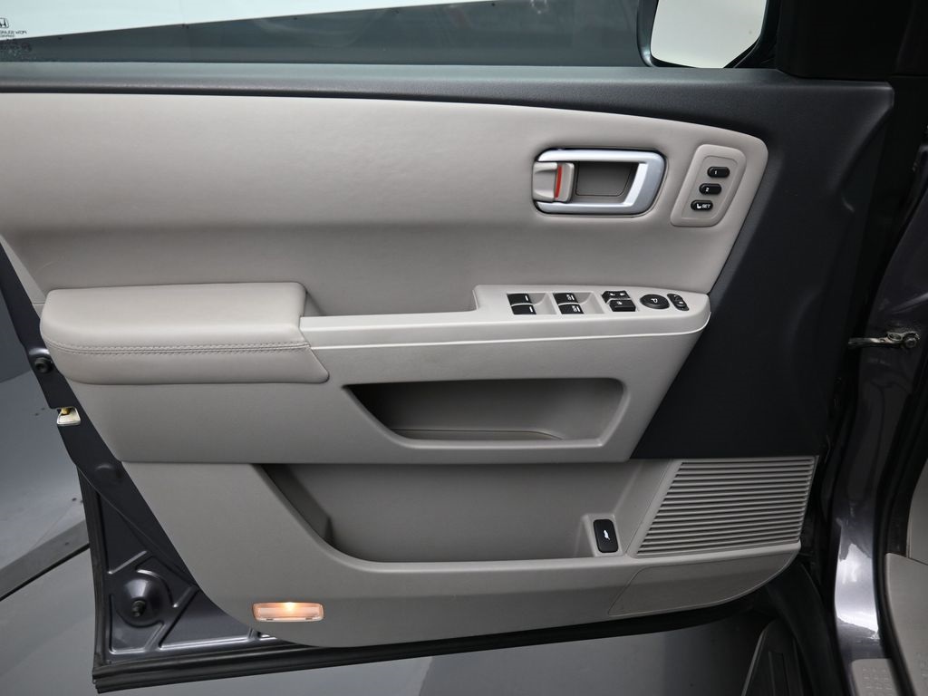 2015 Honda Pilot Touring photo 9