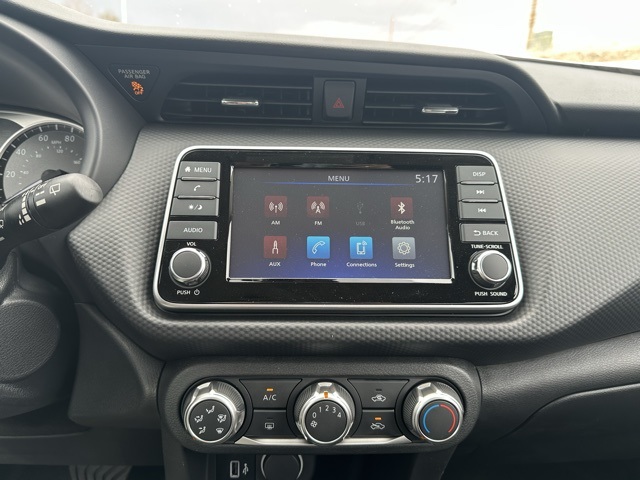 2025 Nissan Kicks Play S photo 14