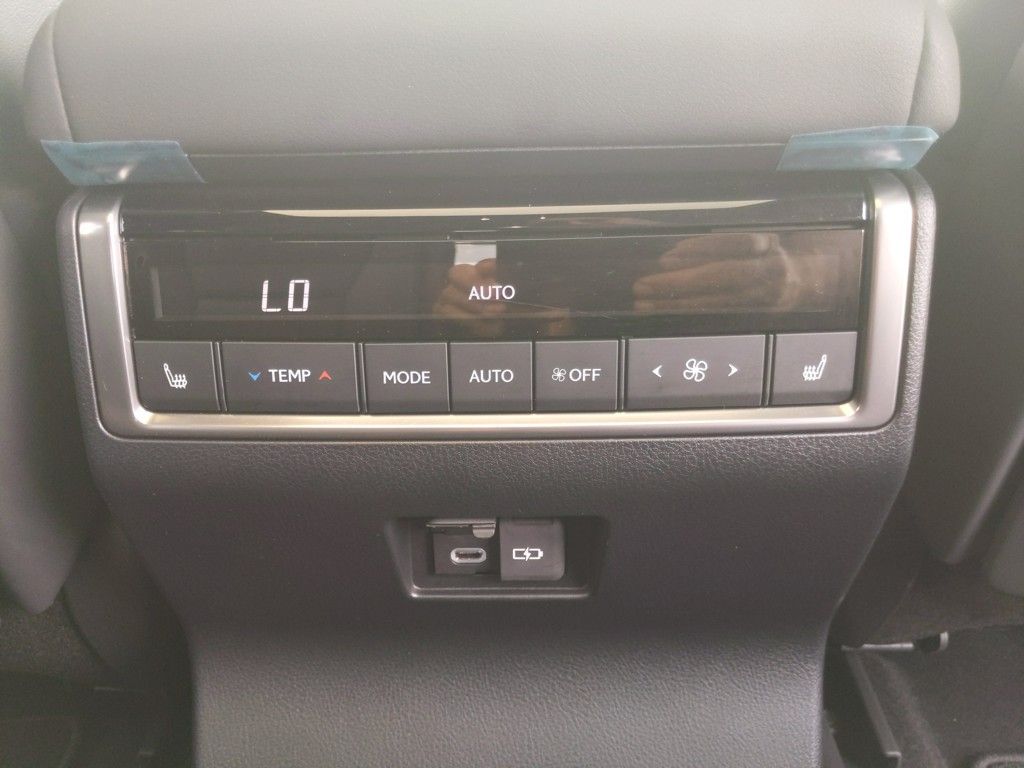 2024 Lexus GX 550 Luxury photo 36