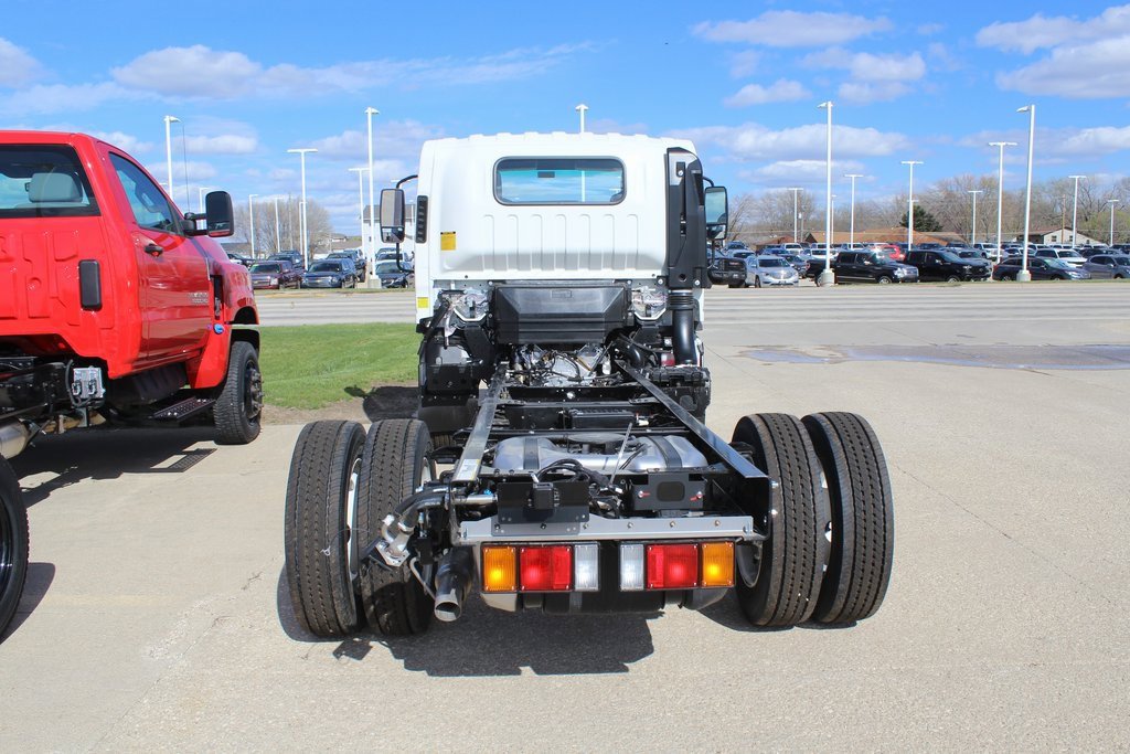 2024 Chevrolet Silverado 4500HD photo 4