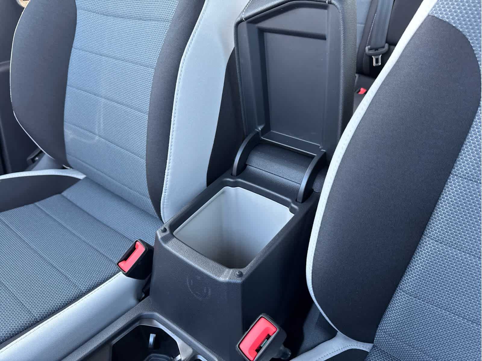 2025 Volkswagen Taos S photo 28
