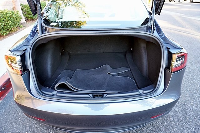 Used 2023  Tesla Long Range image 12