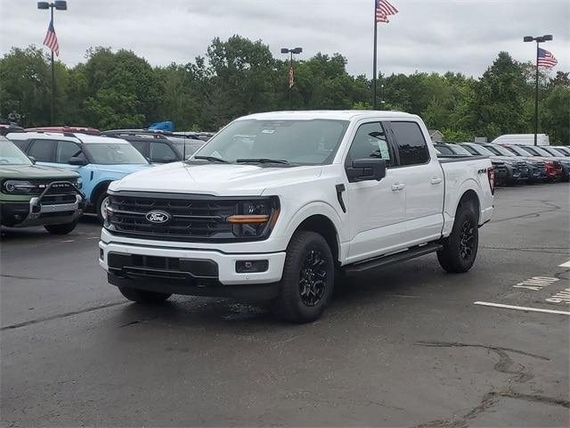 2025 Ford F-150 XLT photo 4